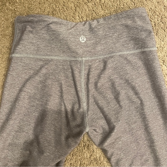 Lululemom gray 7/8 length leggings - gray - Picture 3 of 3